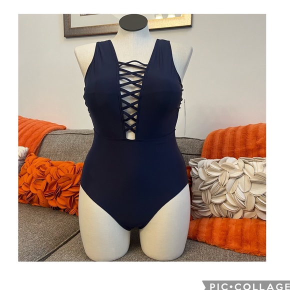 ❣️🆕Nicole Miller Studios Navy Criss Cross Strap Detail One Piece Swimsuit❣️ - Picture 1 of 9